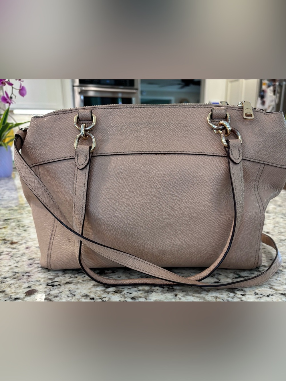 Well loved Coach shoulder purse - Picture 3 of 10